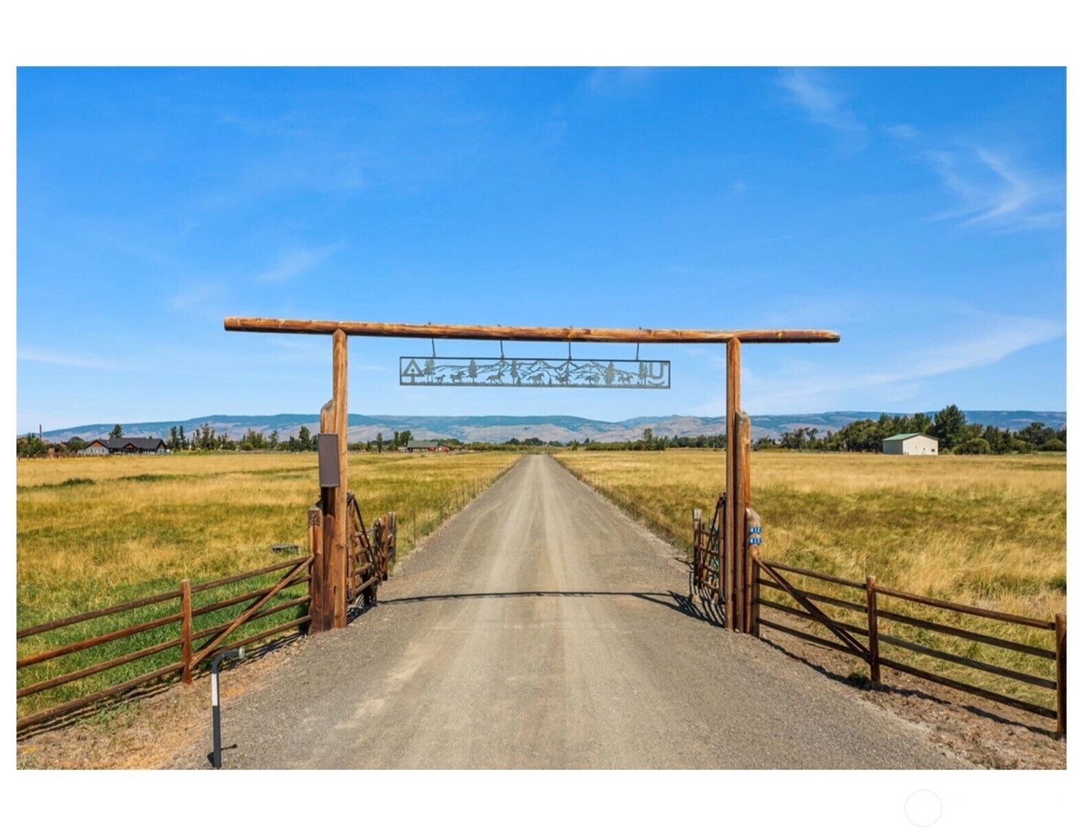 Property Photo:  407  Walker Drive  WA 98926 