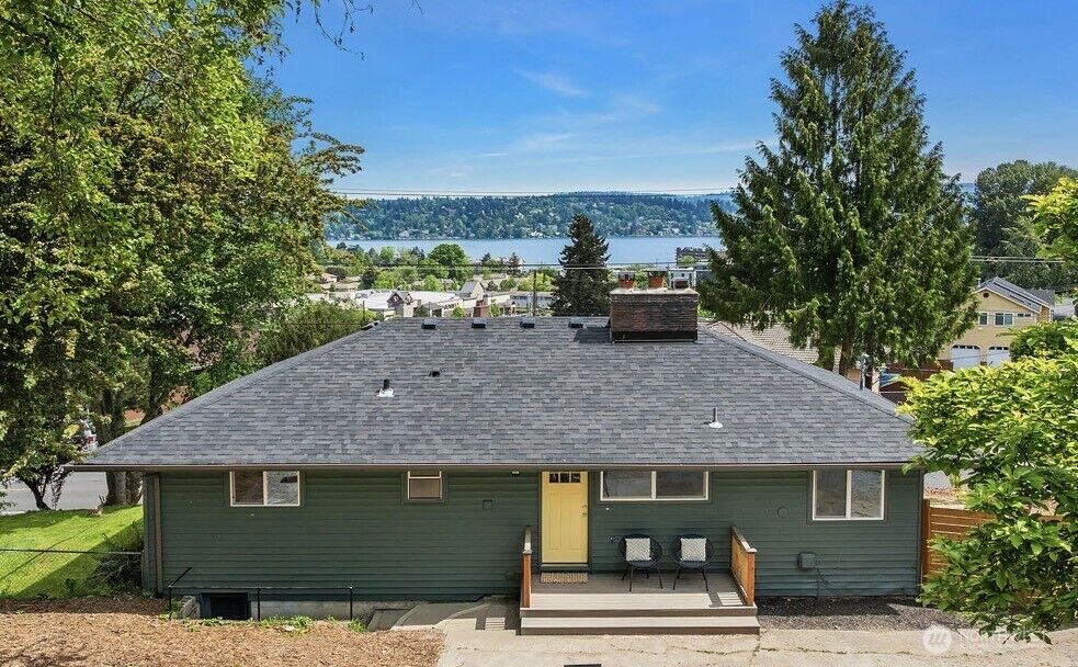 Property Photo:  9275  Renton Avenue S  WA 98118 