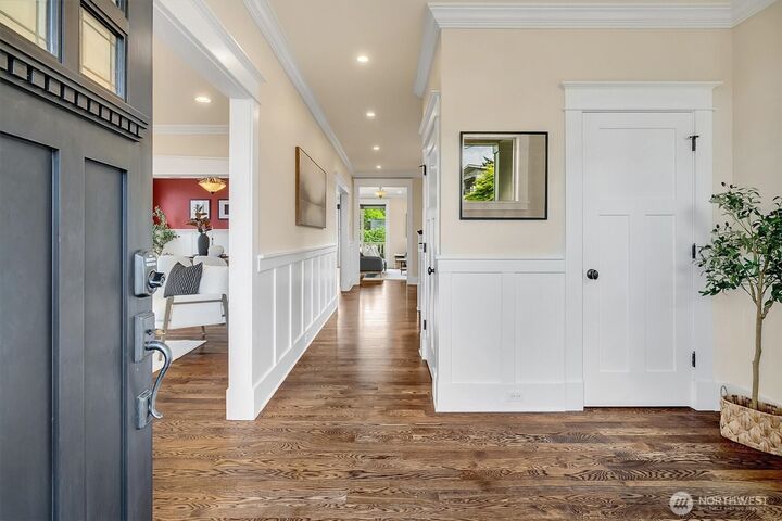 Property Photo:  333 N 78th Street  WA 98103 