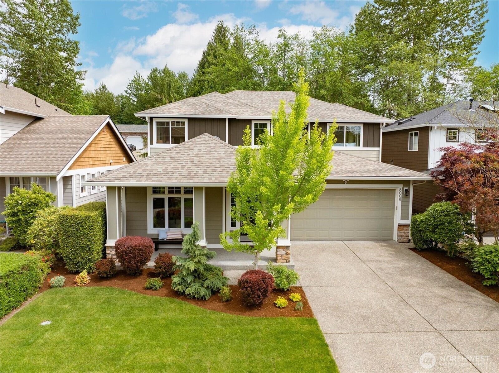 Property Photo:  6008 NE 1st Circle  WA 98059 