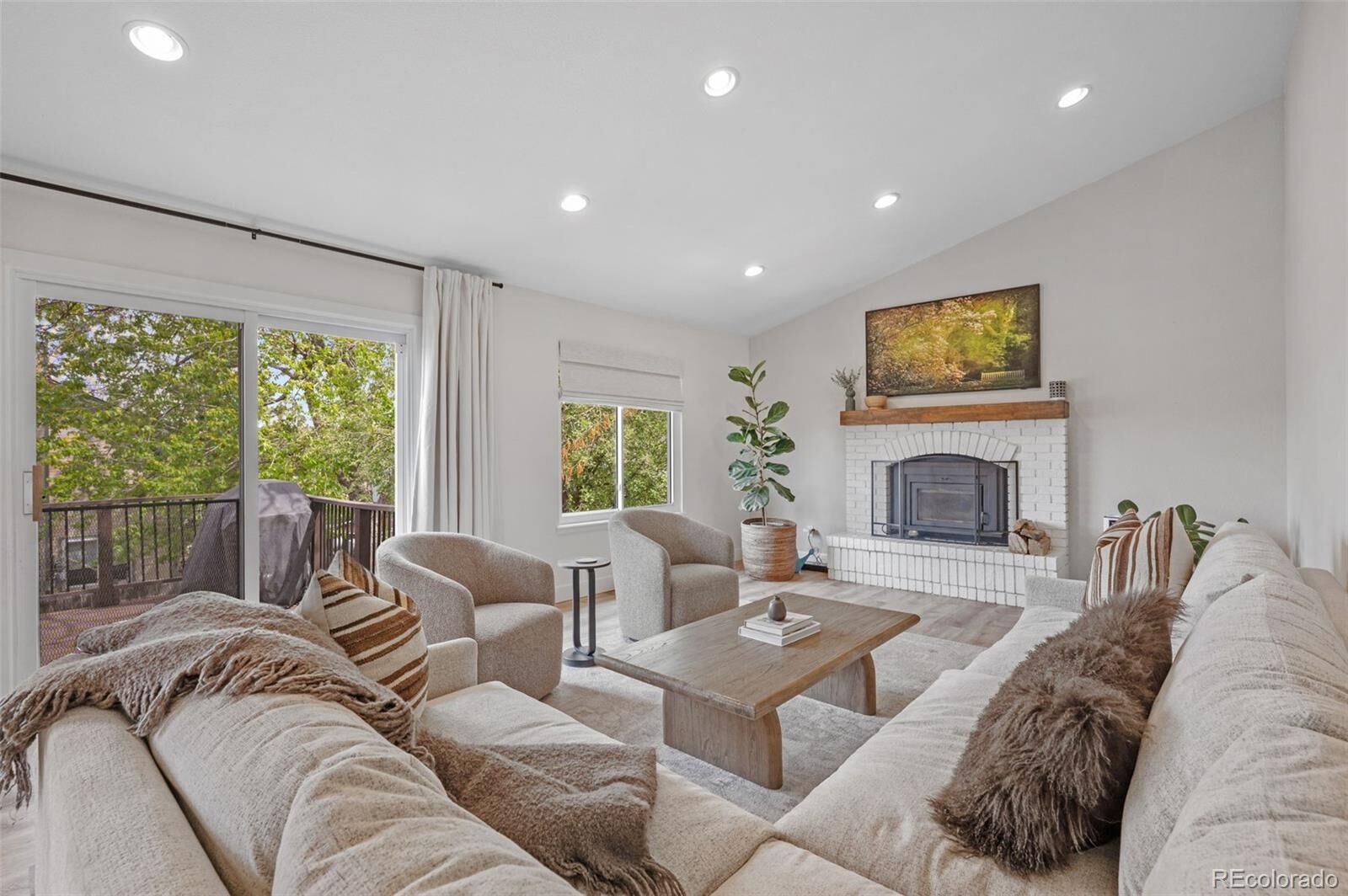 Property Photo: 9272 S Crestmore Way CO 80126