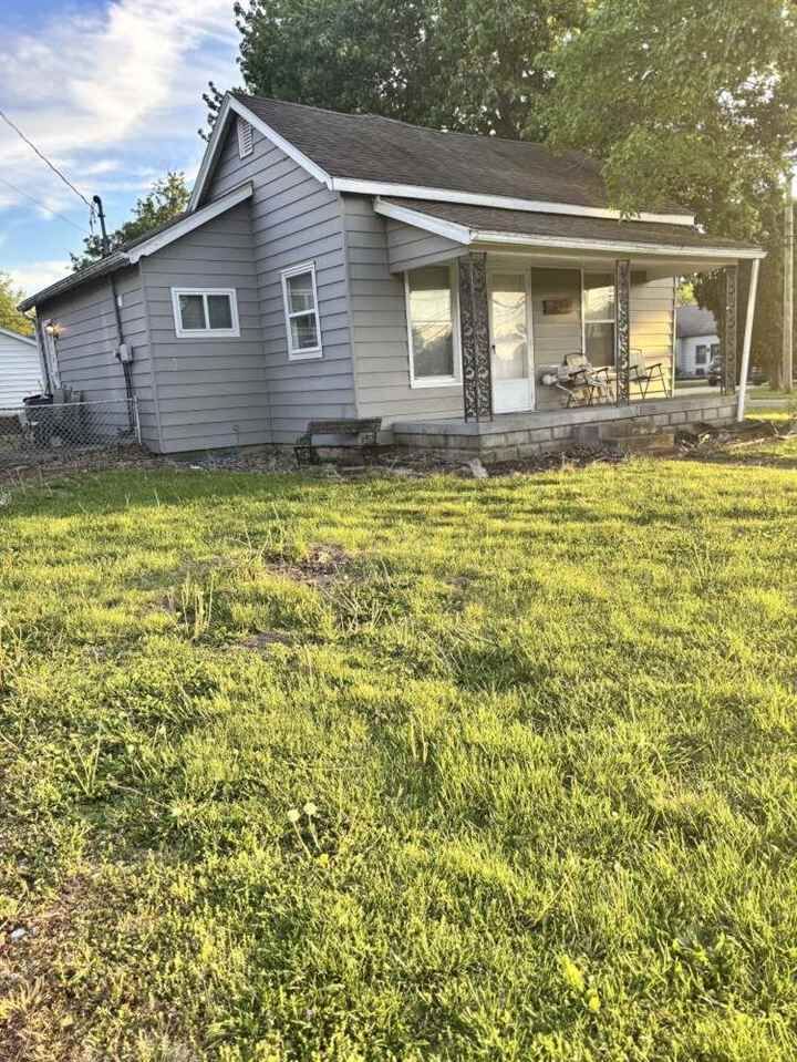Property Photo:  315 W Walnut Street  IN 47330 