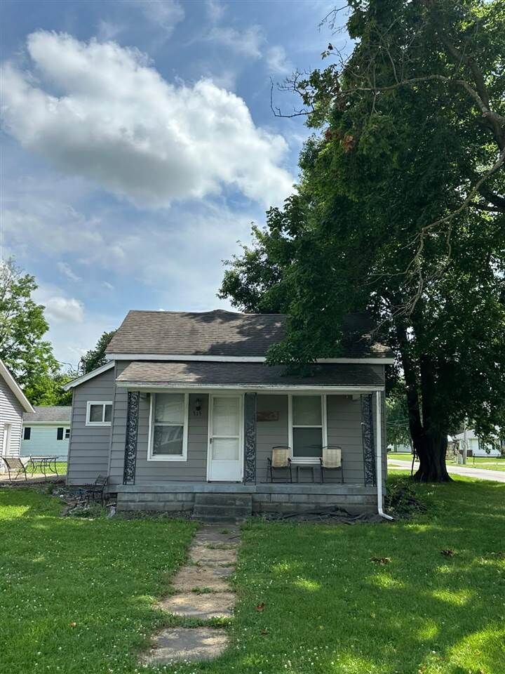 Property Photo:  315 W Walnut Street  IN 47330 