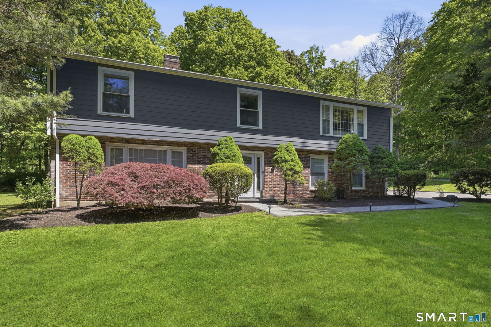 Property Photo:  22 Cobblestone Place  CT 06897 