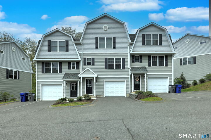 Property Photo:  10 Barnum Court 10  CT 06801 