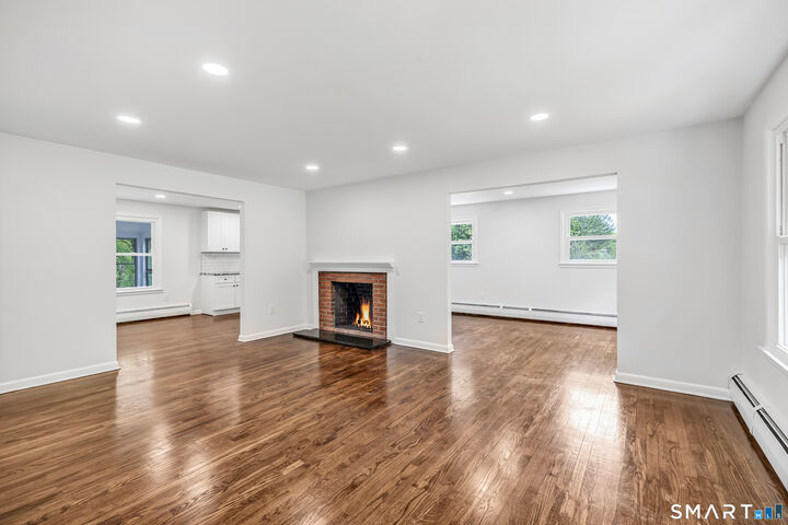Property Photo:  7 Longview Road  CT 06482 