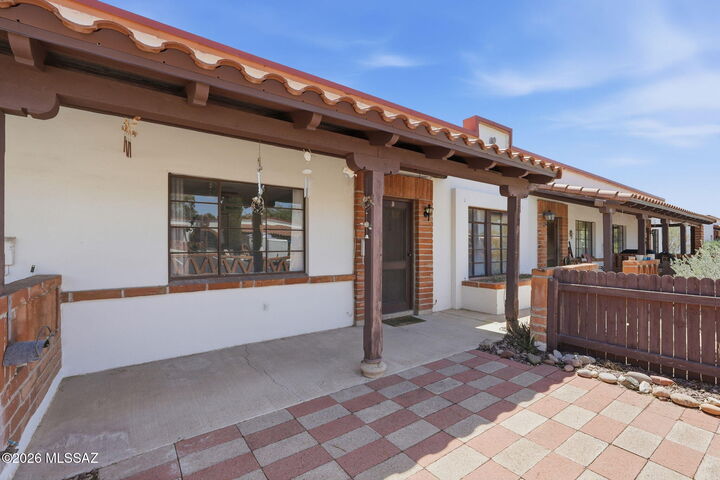 Property Photo:  481 S Paseo Lobo B  AZ 85614 