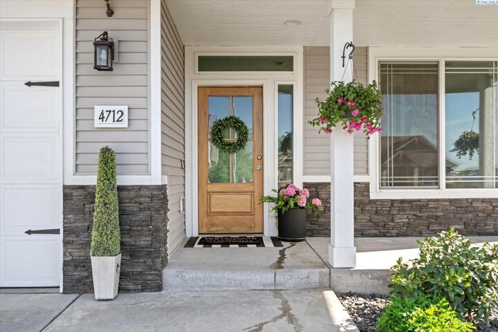 Property Photo:  4712 Santa Cruz Ln.  WA 99301 