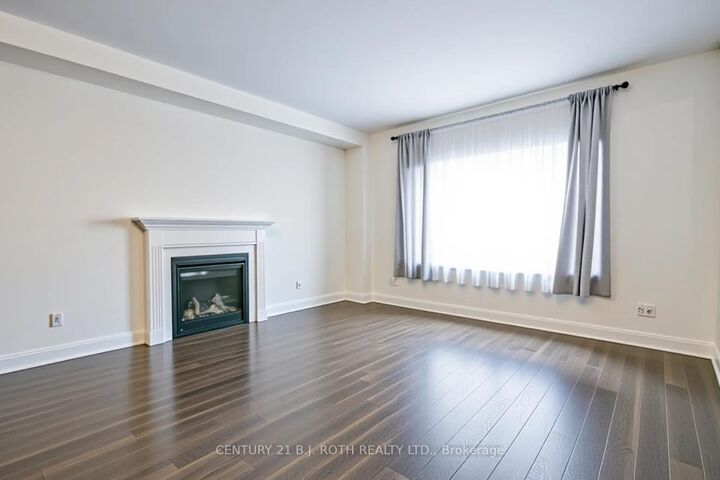 Property Photo: 5 Cypress Point Street ON L4N 6J9