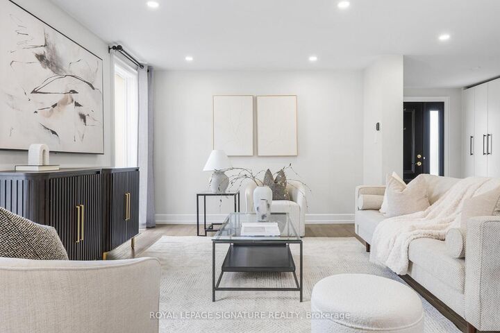 Property Photo: 3035 Saracen Court ON L5N 3G9