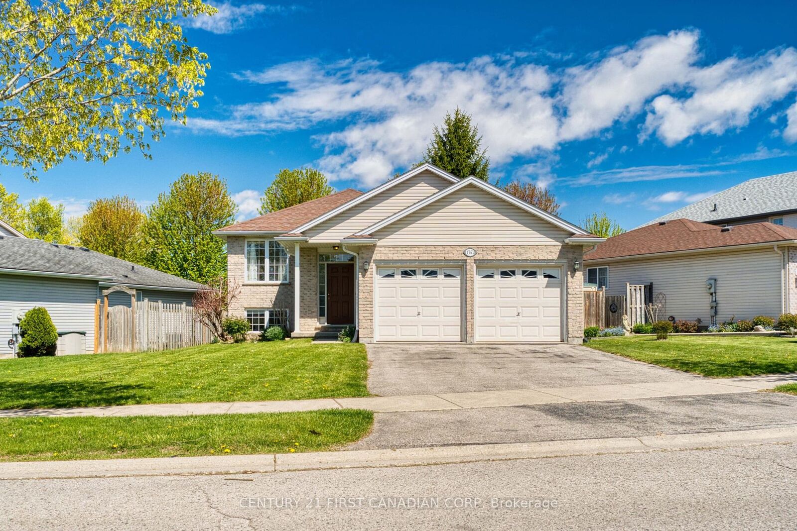 Property Photo: 1761 Devos Drive ON N5X 4H9