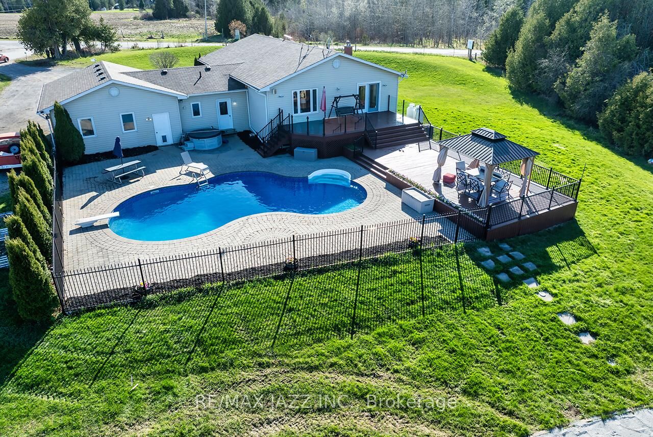 Property Photo: 3 Royal Oak Road ON K0M 2J0