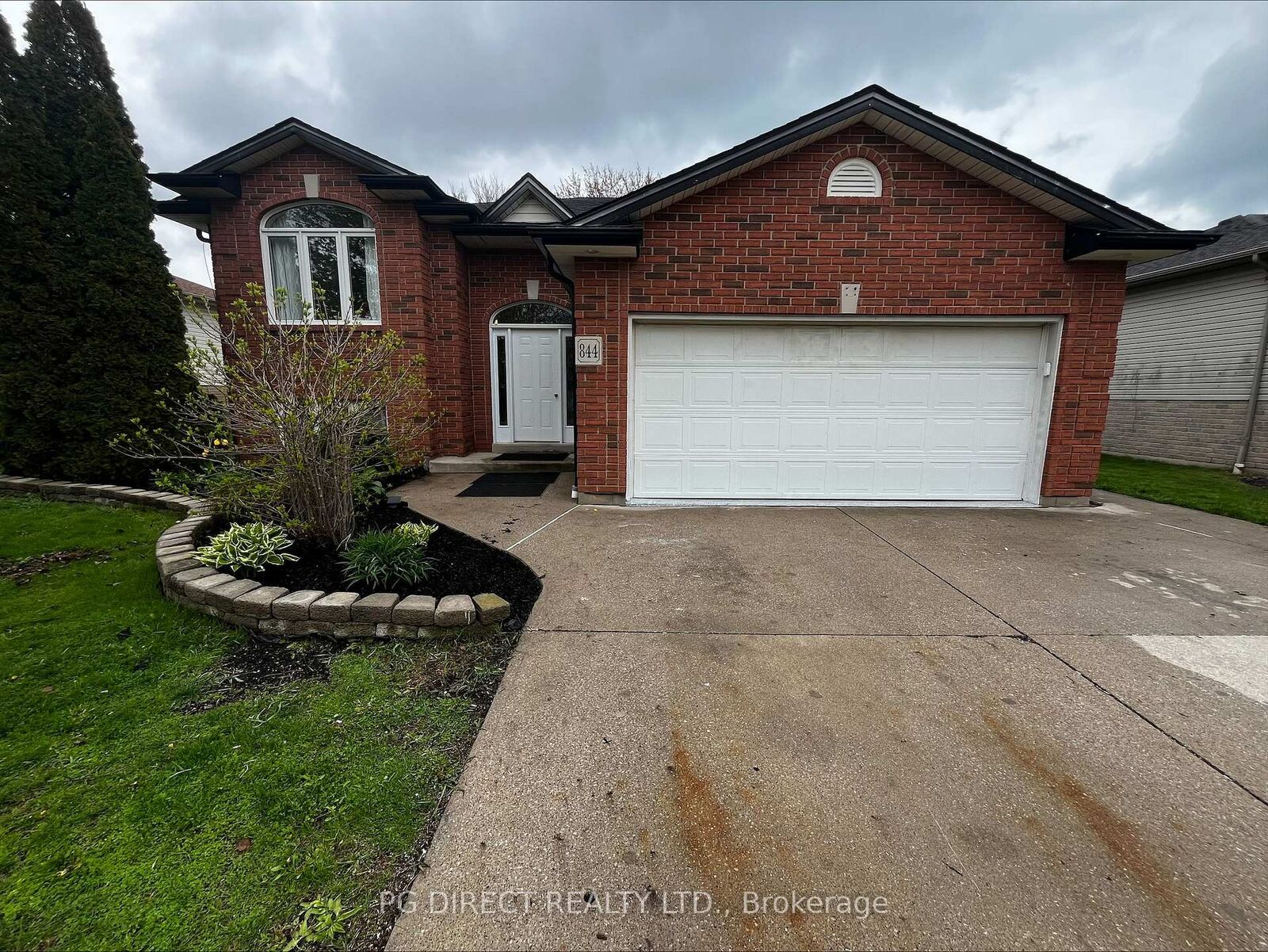 Property Photo: 844 Cottage Grove Avenue ON N9Y 3X8
