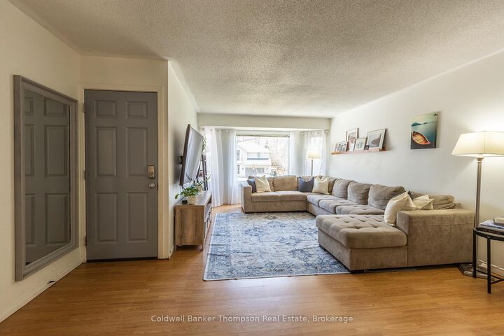 Property Photo:  36 Southdale Drive  ON P1H 1P7 