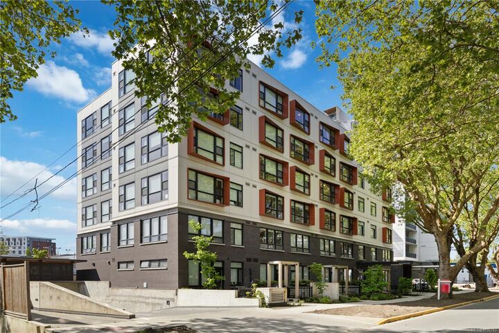 Property Photo:  629 Speed Ave 212  BC V8Z 1A5 