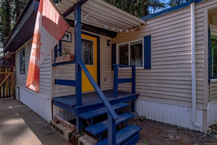 Property Photo:  3560 Hallberg Rd 74  BC V9G 1L4 