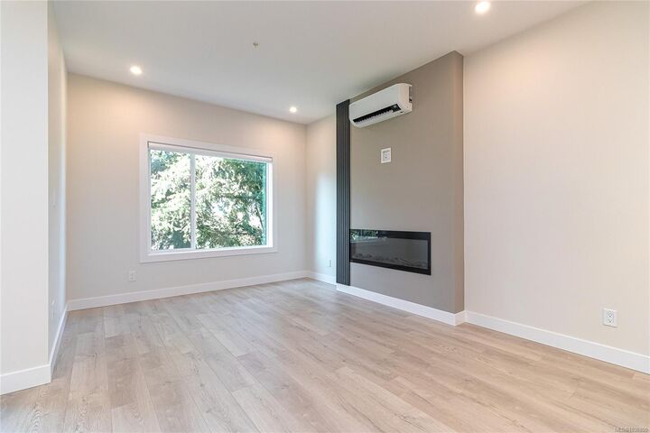 Property Photo:  924 Jenkins Ave 405  BC V9B 2N7 