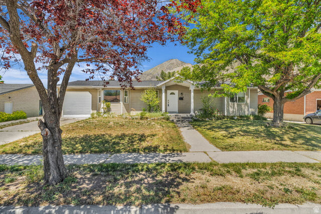 Property Photo:  1035 E Hillcrest Dr  UT 84663 