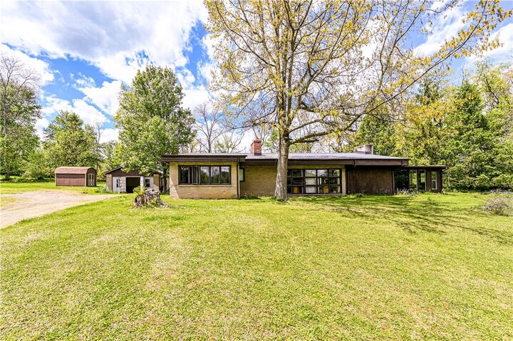 Property Photo: 324 Fenfield Dr PA 15650