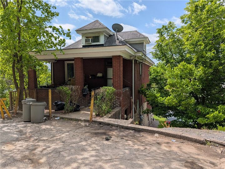 Property Photo: 825 Benwood Ave PA 15136