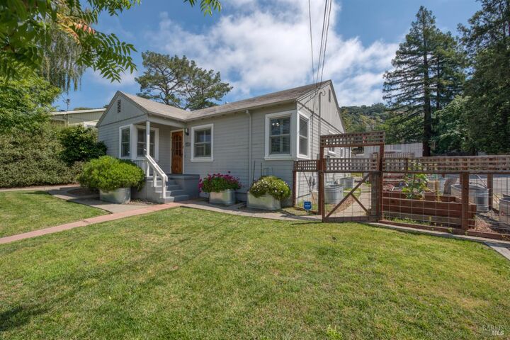 Property Photo: 1504 Meek Avenue CA 94559