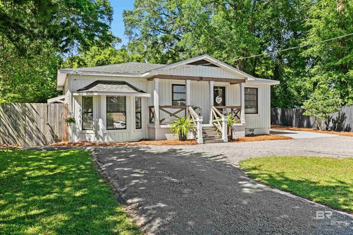 Property Photo:  10 N Bayou Oaks Drive  AL 36571 