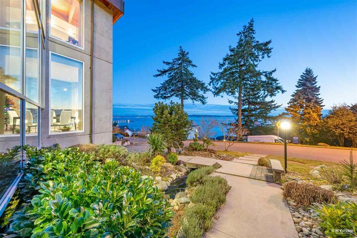 Property Photo: 14523 Magdalen Avenue BC V4B 2X5