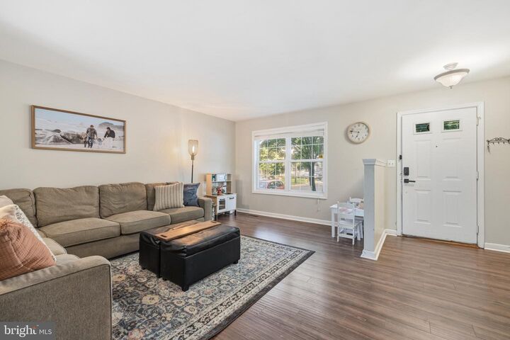 Property Photo: 94 Dorset Lane VA 20186