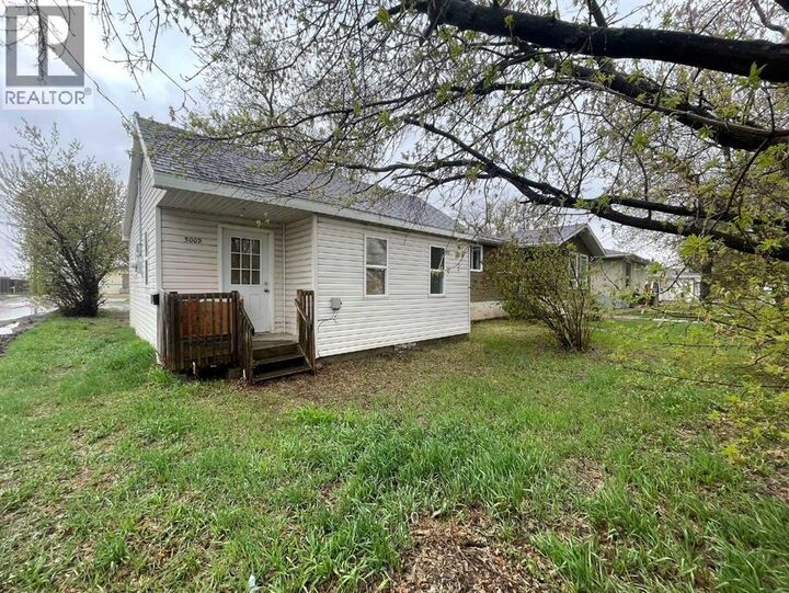 Property Photo:  5009 54A Street  AB T9V 0S2 