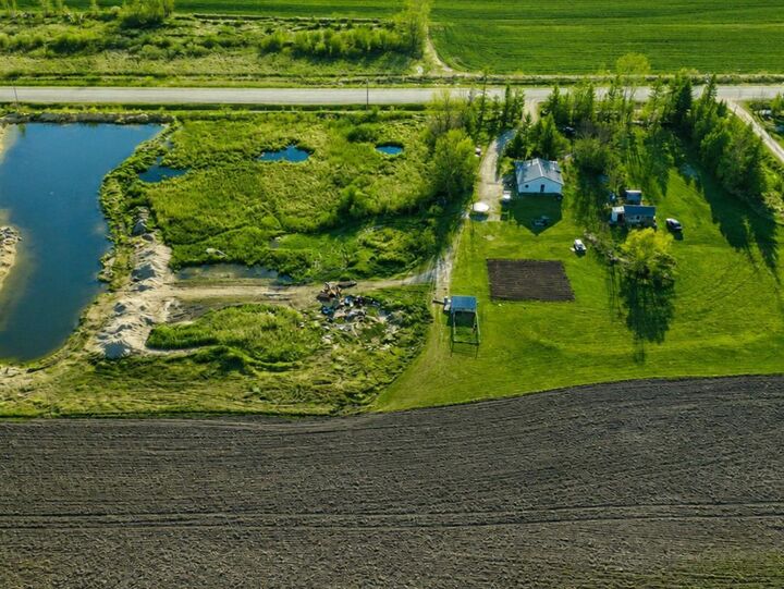 Property Photo:  9131 40 Road East  MB R0A 2K0 