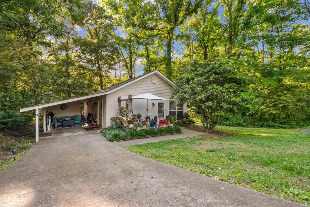Property Photo:  615 Wooded Hills Drive  GA 30721 