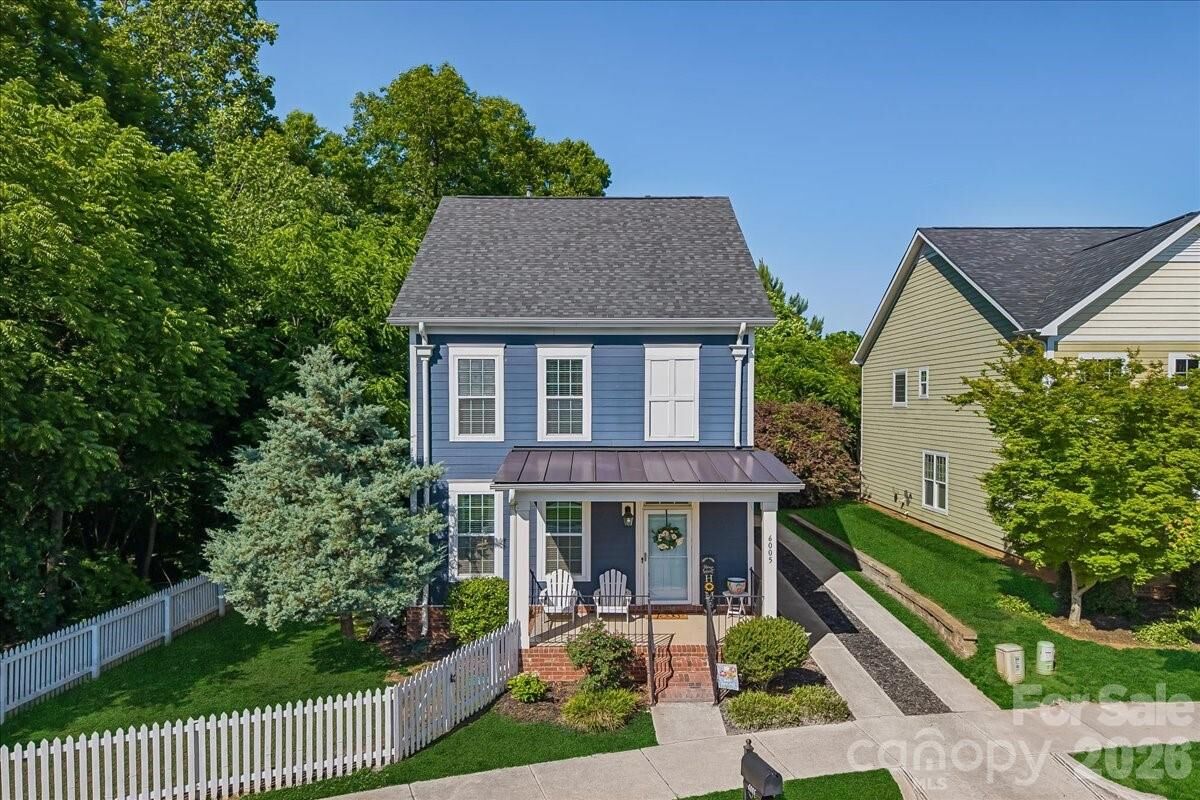 Property Photo:  6005 Whitehawk Hill Road  NC 28227 