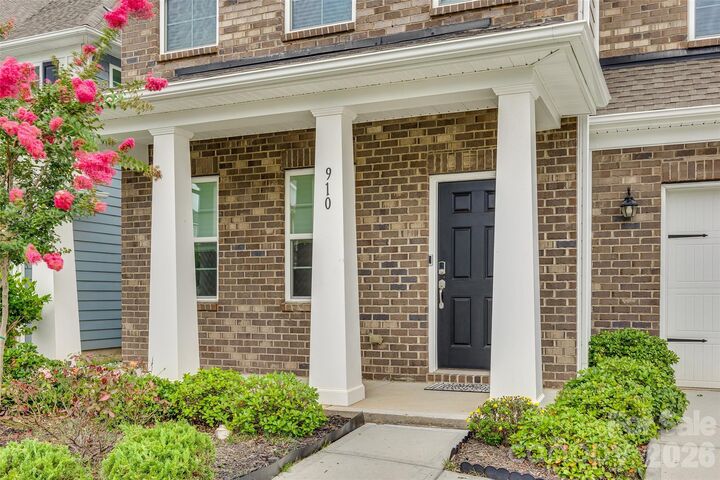 Property Photo:  910 Ashton Oak Court  SC 29715 