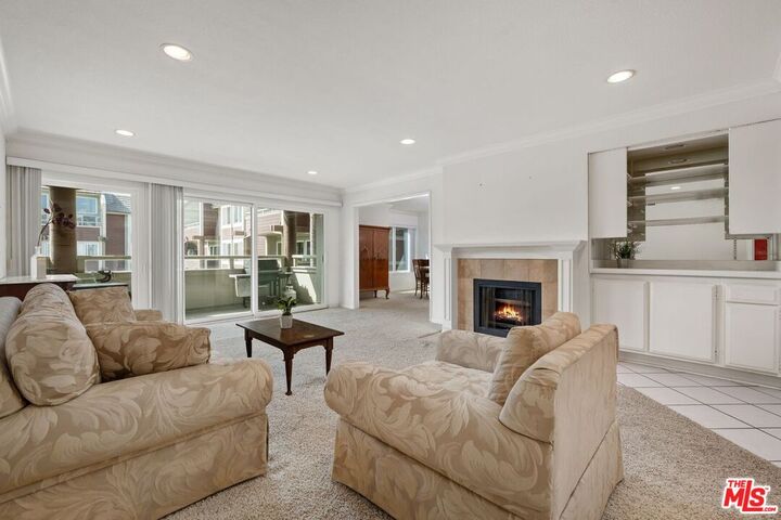 Property Photo:  4200 Via Dolce  CA 90292 