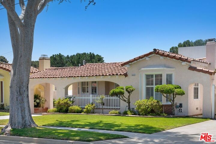 Property Photo:  7905 West Blvd  CA 90305 