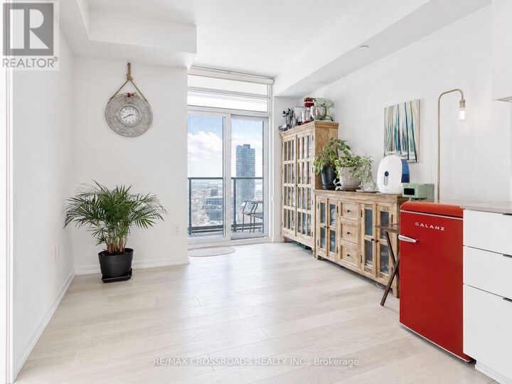 Property Photo:  48 Power Street 1702  ON M5A 0V2 