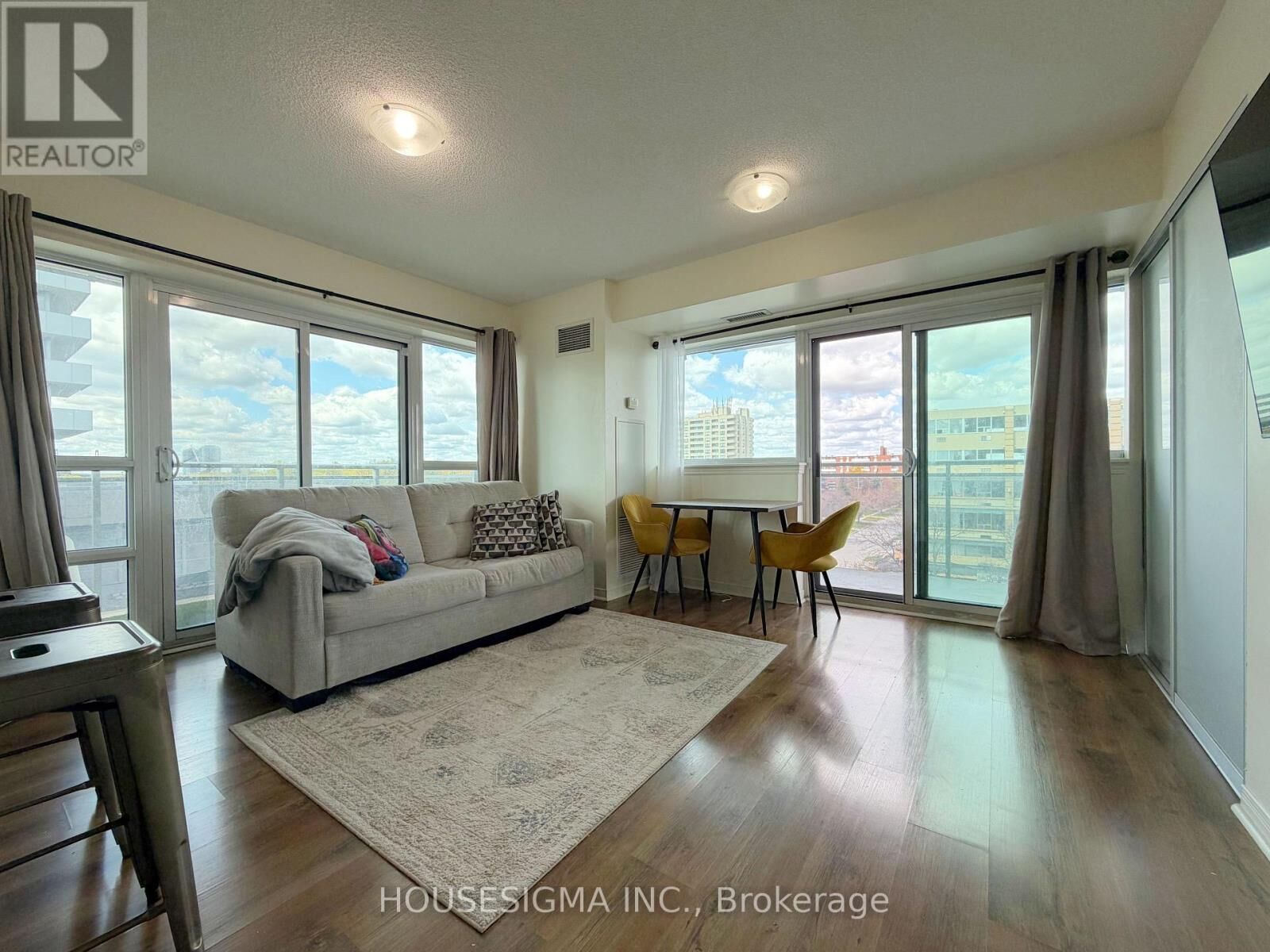 Property Photo:  215 Queen Street East 509  ON L6W 0A9 