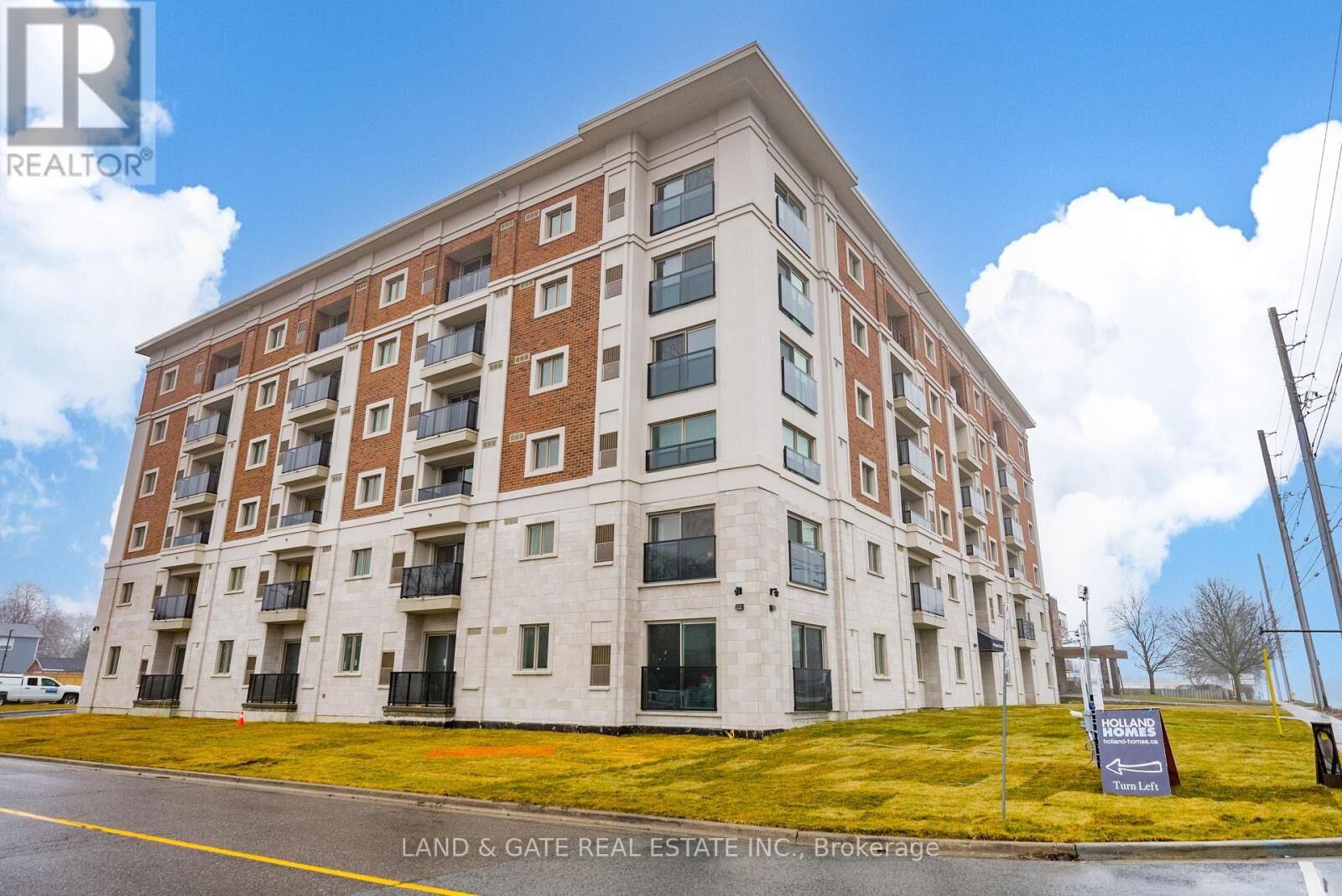 Property Photo:  976 Simcoe Street North 509  ON L1G 4W4 