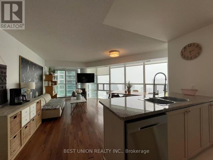 Property Photo:  30 Grand Trunk Crescent 3511  ON M5J 3A4 