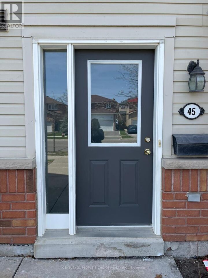 Property Photo:  4620 Guildwood Way West 45  ON L5R 4H4 