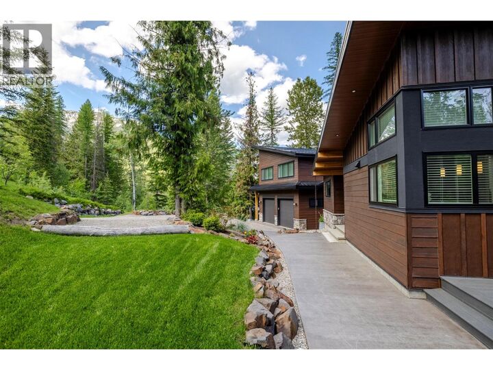Property Photo: 9 Lodge Trail Lane BC V0B 1M5