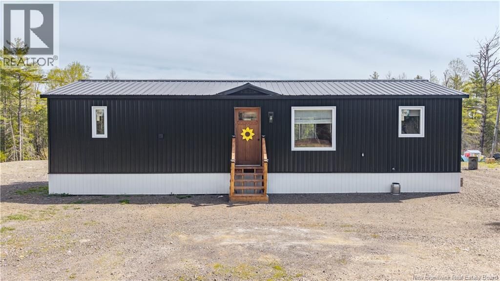 Property Photo:  86 Hayman Avenue  NB E3L 5E4 
