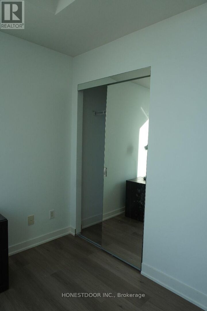 Property Photo:  295 Adelaide Street West 3302  ON M5V 0L4 