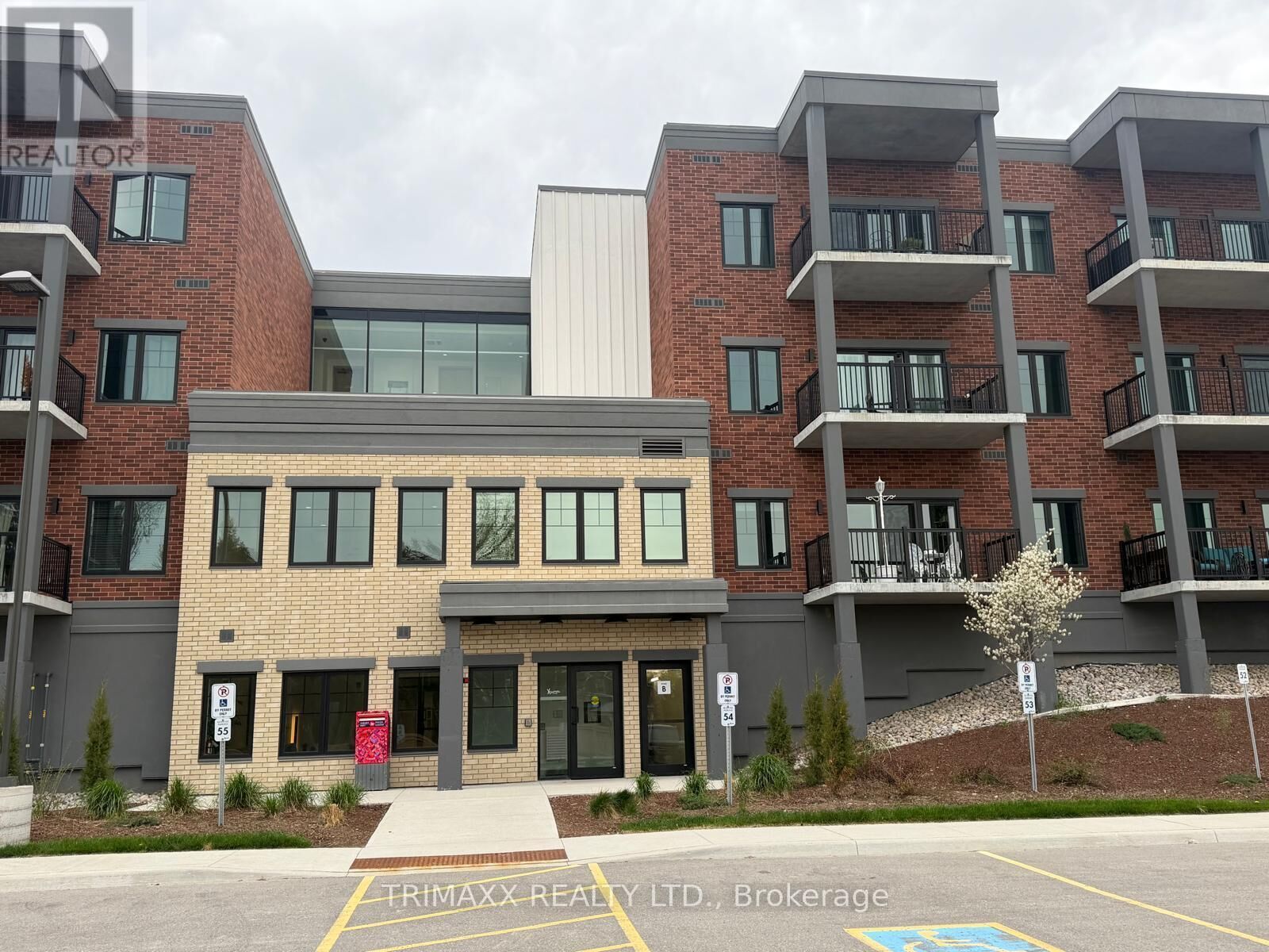 Property Photo:  121 Mary Street 318  ON L0M 1G0 