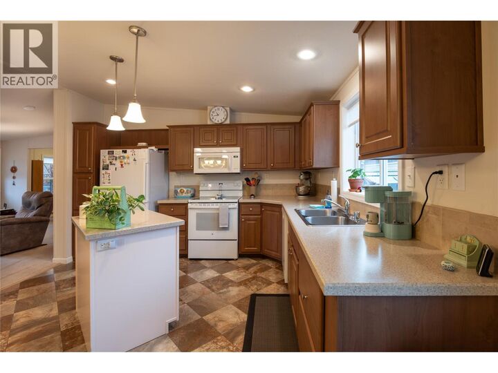 Property Photo:  4811 10A Avenue Northeast 24  BC V1E 1C5 