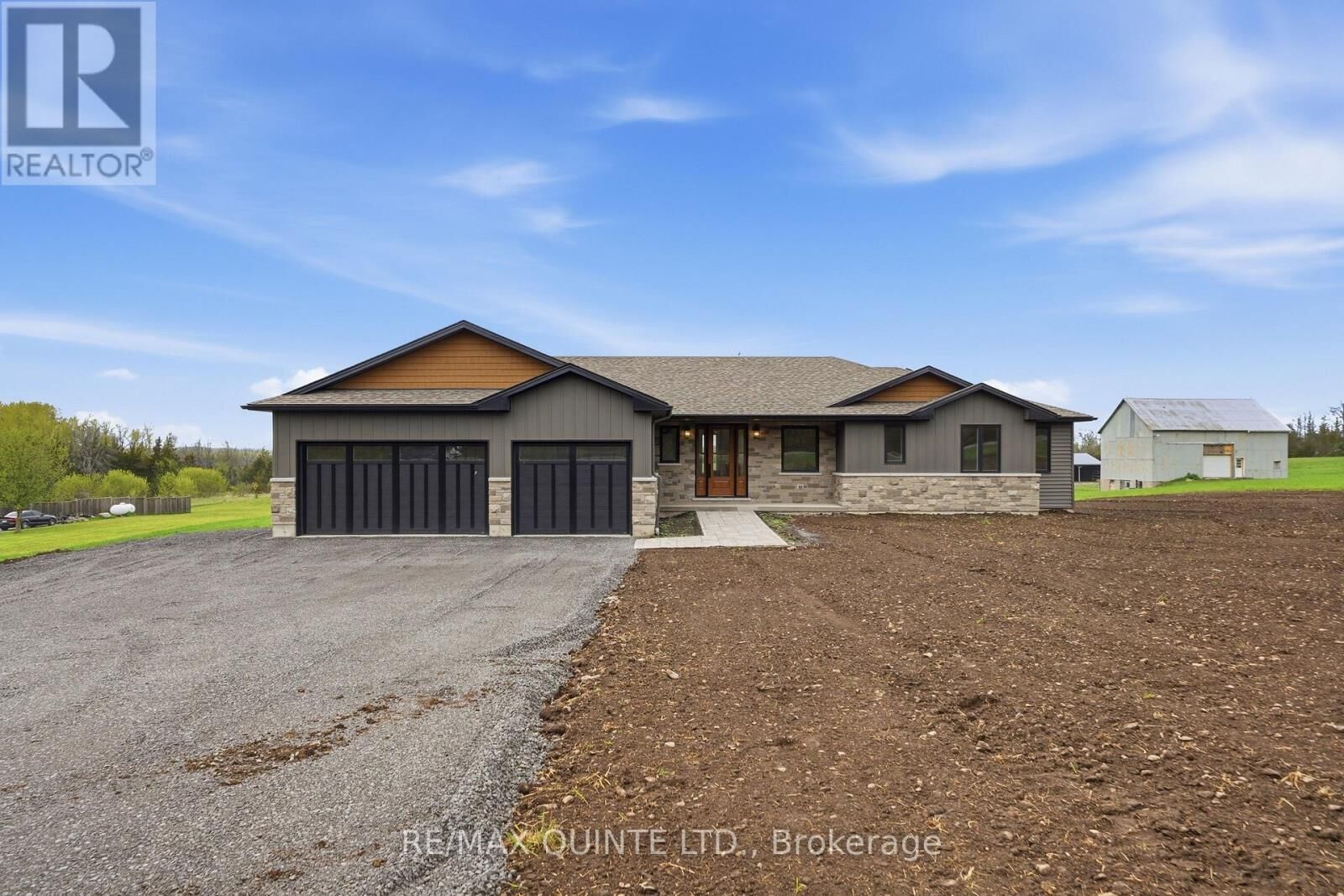 Property Photo:  2501 Harmony Road  ON K8N 4Z6 