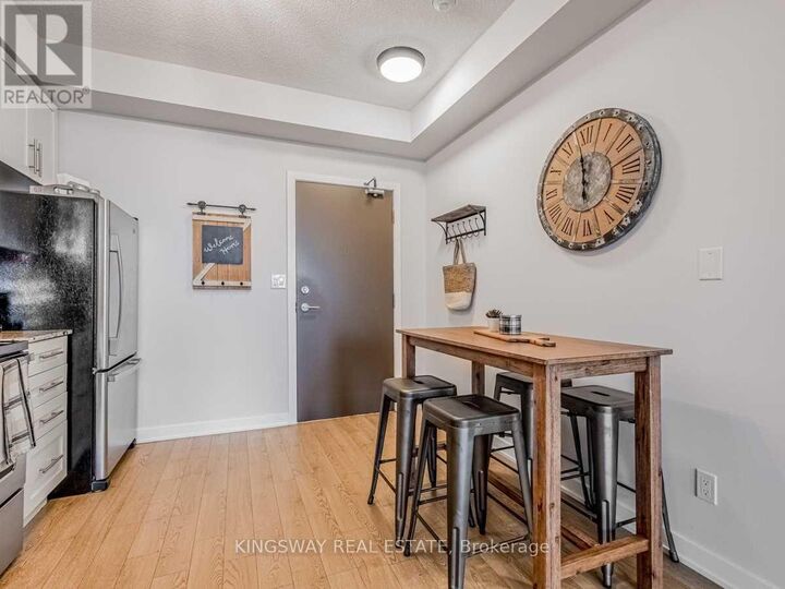 Property Photo:  4099 Brickstone Mews 2504  ON L5B 0G2 