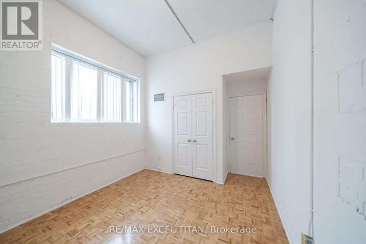 Property Photo:  1407 Dupont Street 309  ON M6H 2B1 