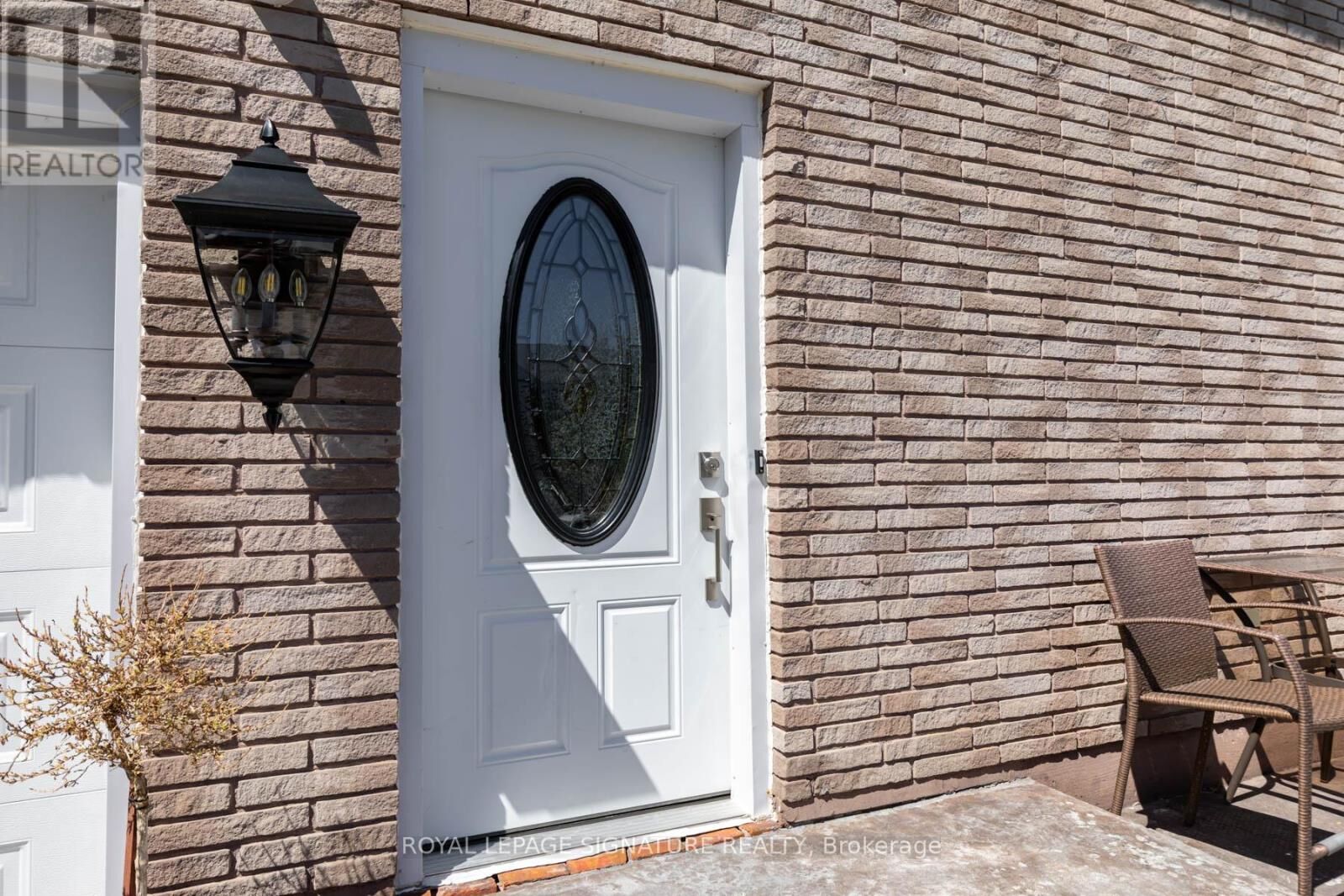 Photo de la propriété:  34 Kingswood Drive East  ON L1E 1G2 
