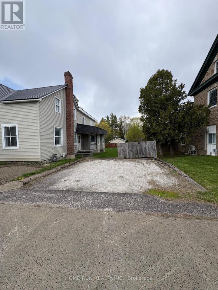Property Photo:  47 Madawaska Street  ON K7S 1R8 